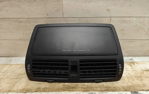 Skoda Octavia Mk2 (1Z) Dash center air vent grill 1Z0820951
