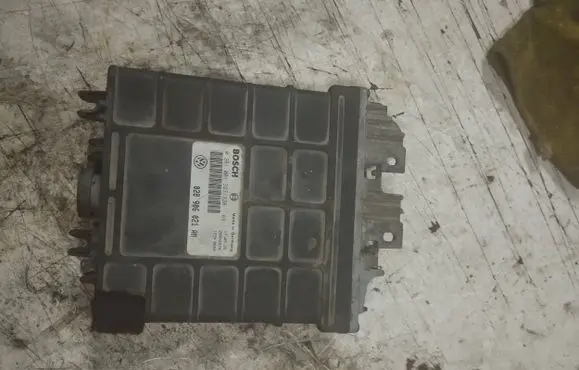 Volkswagen PASSAT B5 Engine control unit/module 028906021AM 28SA2674 0281001327