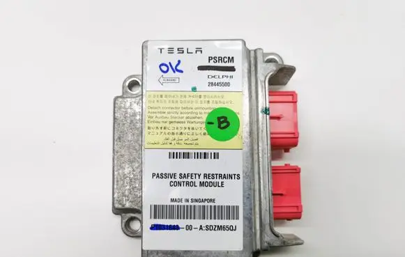 Tesla Model S Airbag control unit/module 1031643-00-A