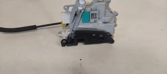 Audi A4 S4 B8 8K Rear door lock 8K0839016D 45712158
