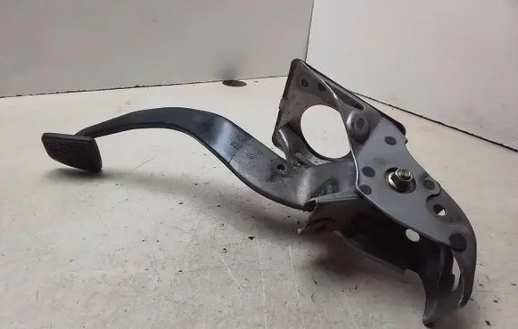 Toyota Avensis T250 Brake pedal 16094A01 02804