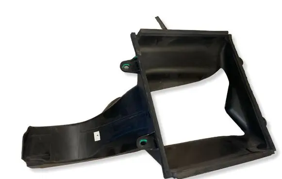 Maserati Ghibli Intercooler air channel guide 670038774