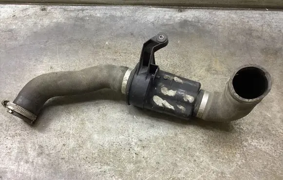 Mini Cooper Countryman R60 Intercooler hose/pipe 9804248