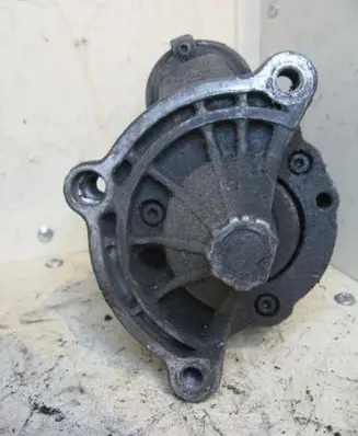 Peugeot 806 Starter motor D6RA661 18I20I