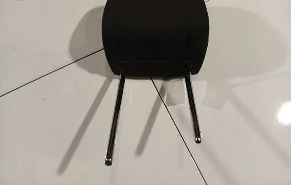 Volkswagen Cross Polo Front seat headrest