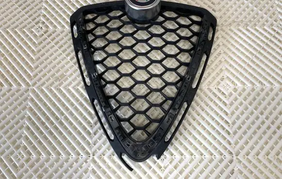 Alfa Romeo Stelvio Front grill 