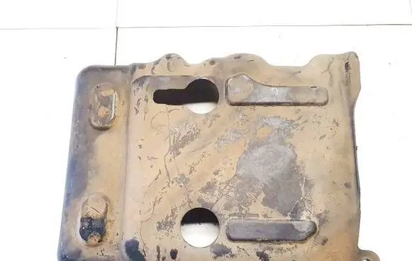 Engine cover (trim)