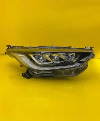 Toyota Yaris Headlight/headlamp K0-8