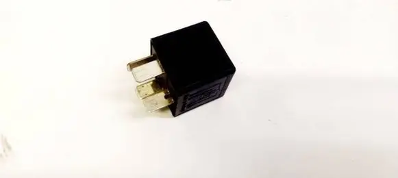 Mercedes-Benz B W245 Other relay A0025421319 V23134B52X336