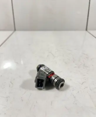 Volkswagen Golf IV Fuel injector 036031C