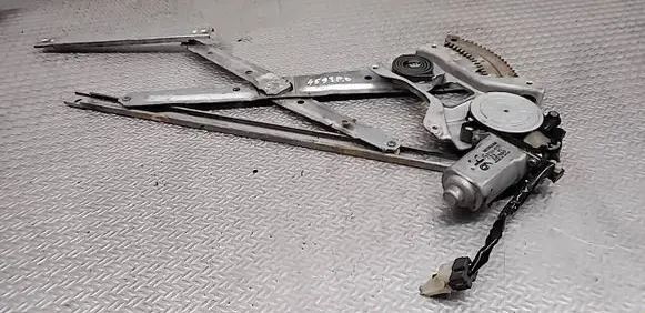 Mitsubishi Pajero Pinin Front door window regulator with motor MR393260 0621009701