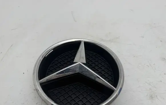 Mercedes-Benz GLK (X204) Manufacturer badge logo/emblem A0008880060