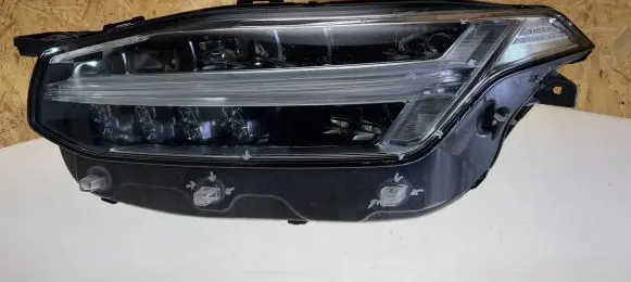 Volvo XC90 Headlight/headlamp 32228688 B013668
