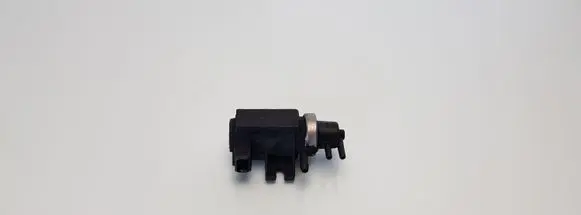 BMW 7 E38 Turbo solenoid valve 2246175