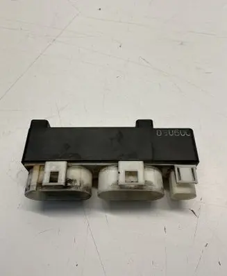 Volkswagen Transporter - Caravelle T4 Coolant fan relay 701919506A 898726000