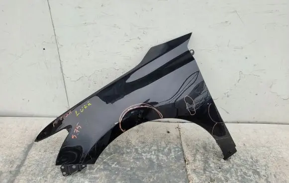 Lexus CT 200H Fender