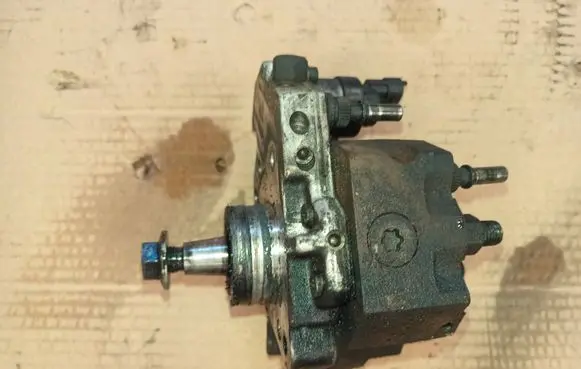 Renault Espace - Grand espace IV Fuel injection high pressure pump 0445010033