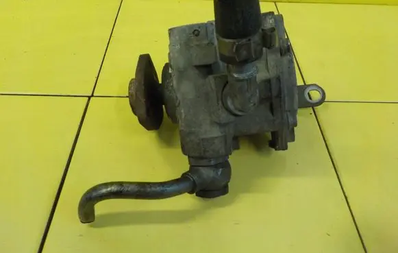 BMW X1 E84 Power steering pump 678045902