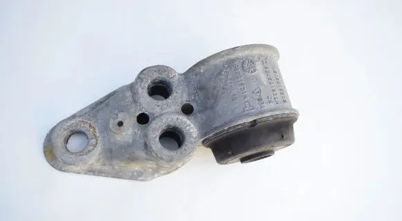 Audi A6 S6 C5 4B Rear axle beam mounts housing 4B0501522E 8E0501522H 8E0501521H