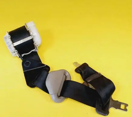 Toyota Yaris Rear seatbelt 7E6070