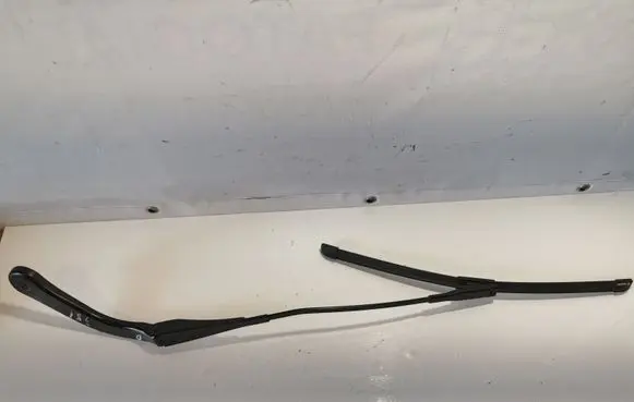 BMW 3 E90 E91 Front wiper blade arm 7253397