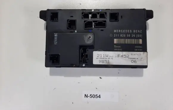Mercedes-Benz E W211 Door control unit/module 2118200626