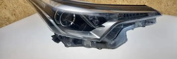 Toyota C-HR I Headlight/headlamp 81110F4031 3835153