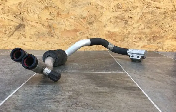 Audi A4 S4 B8 8K Air conditioning (A/C) pipe/hose 8K1260712B