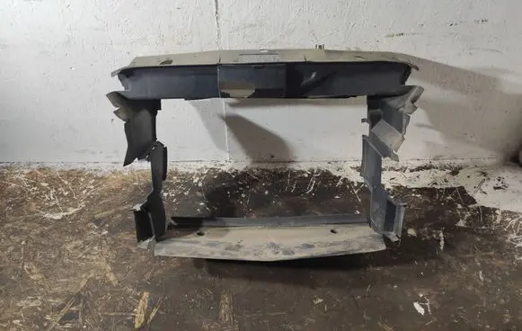 Mercedes-Benz B W245 Radiator trim A1698170220 R134A A0019890803