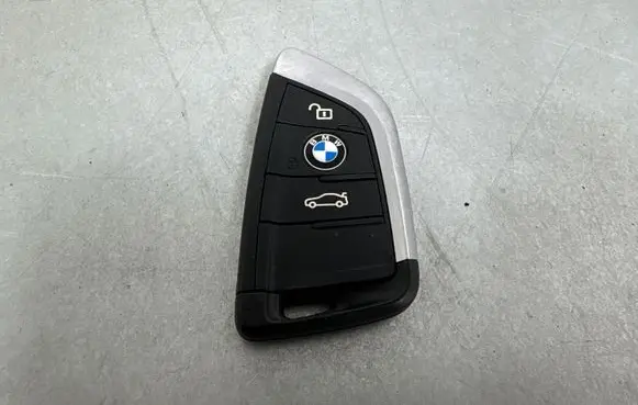 BMW 2 F46 Ignition key/card 2013DJ5983