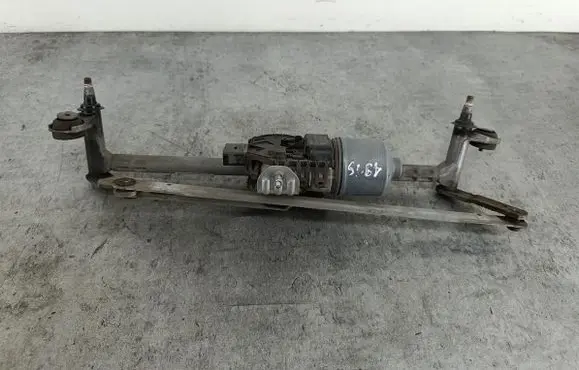 Volkswagen Polo V 6R Front wiper linkage 