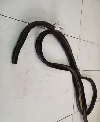 Rover 75 Rubber seal front coupe door 