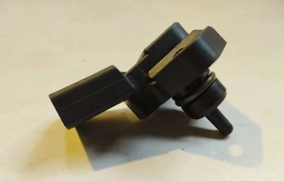 Audi A4 S4 B5 8D Air pressure sensor 038906051