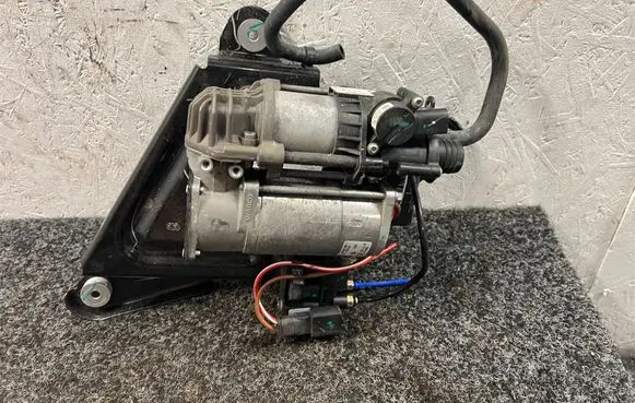 BMW i4 Air suspension compressor/pump 6894450 37206894450