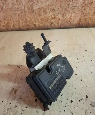 Volkswagen Caddy ABS Pump 1K0907379AF 739K05C1 000404913D1