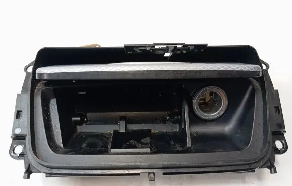BMW 3 E90 E91 Ashtray (front) 7078571