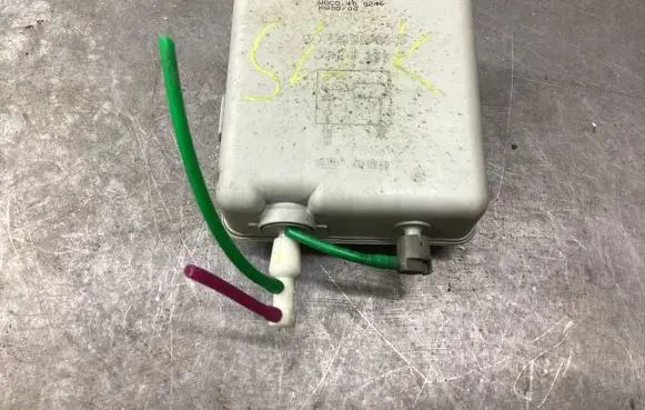 Mercedes-Benz SLK R170 Vacuum air tank A1708050019 400246
