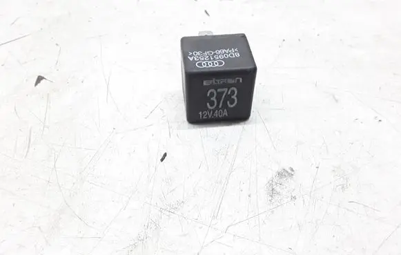 Audi A6 S6 C5 4B Other relay 8D0951253A