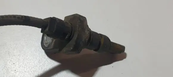 Toyota RAV 4 (XA40) Front ABS sensor wiring 