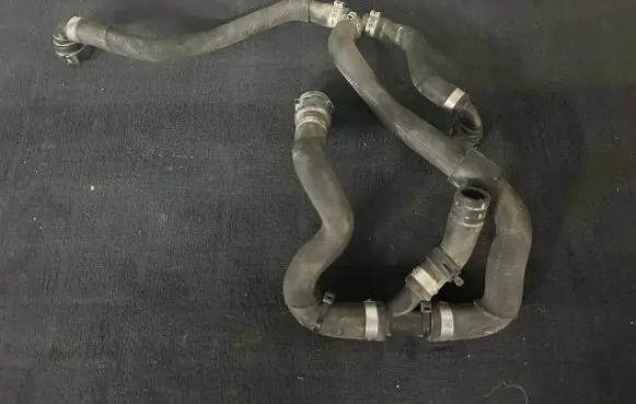 BMW X6 E71 Engine coolant pipe/hose 7512727