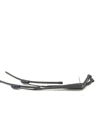 Toyota Avensis T250 Front wiper blade arm 6597