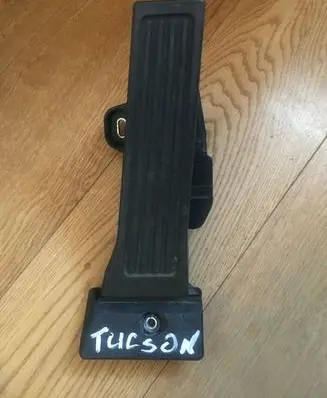 Hyundai Tucson TL Accelerator throttle pedal 32700C5110