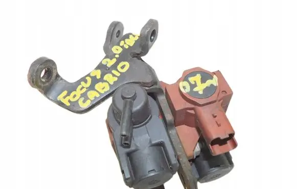 Ford Focus Turbo solenoid valve 6G909E882CA