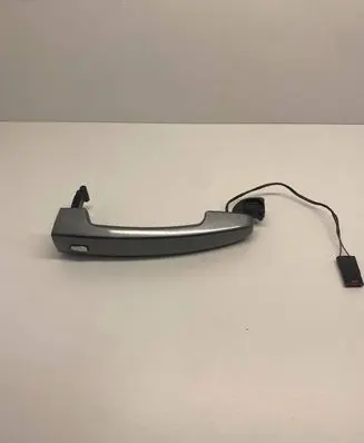 Chevrolet Traverse II Rear door exterior handle 13521804 84236517