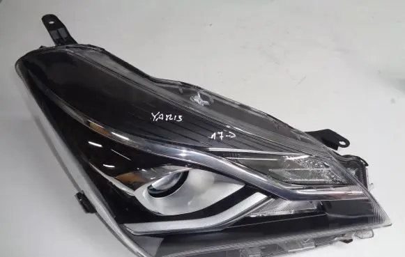 Toyota Yaris Headlight/headlamp