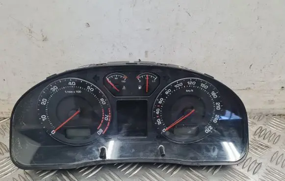 Skoda Superb B5 (3U) Speedometer (instrument cluster) 3U0920840C