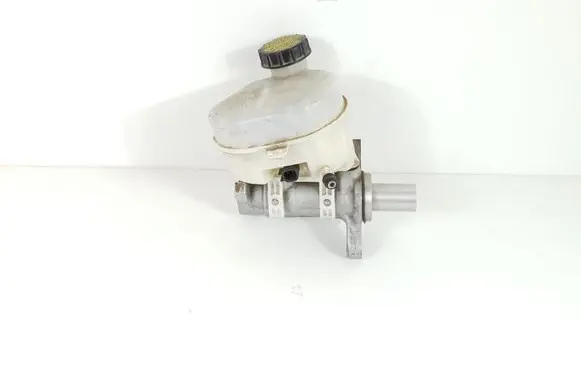 Master brake cylinder