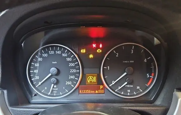 Speedometer (instrument cluster)