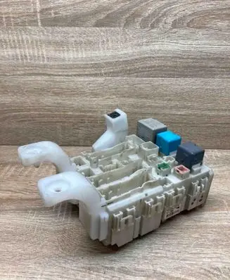 Toyota Prius (XW20) Fuse module 401230216 4E110825