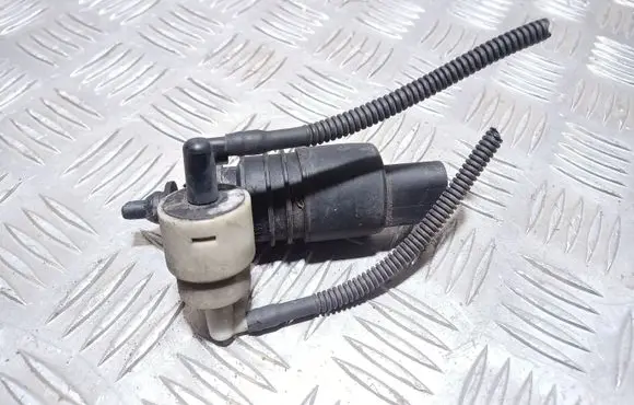 Porsche Cayenne (9PA) Windscreen/windshield washer pump